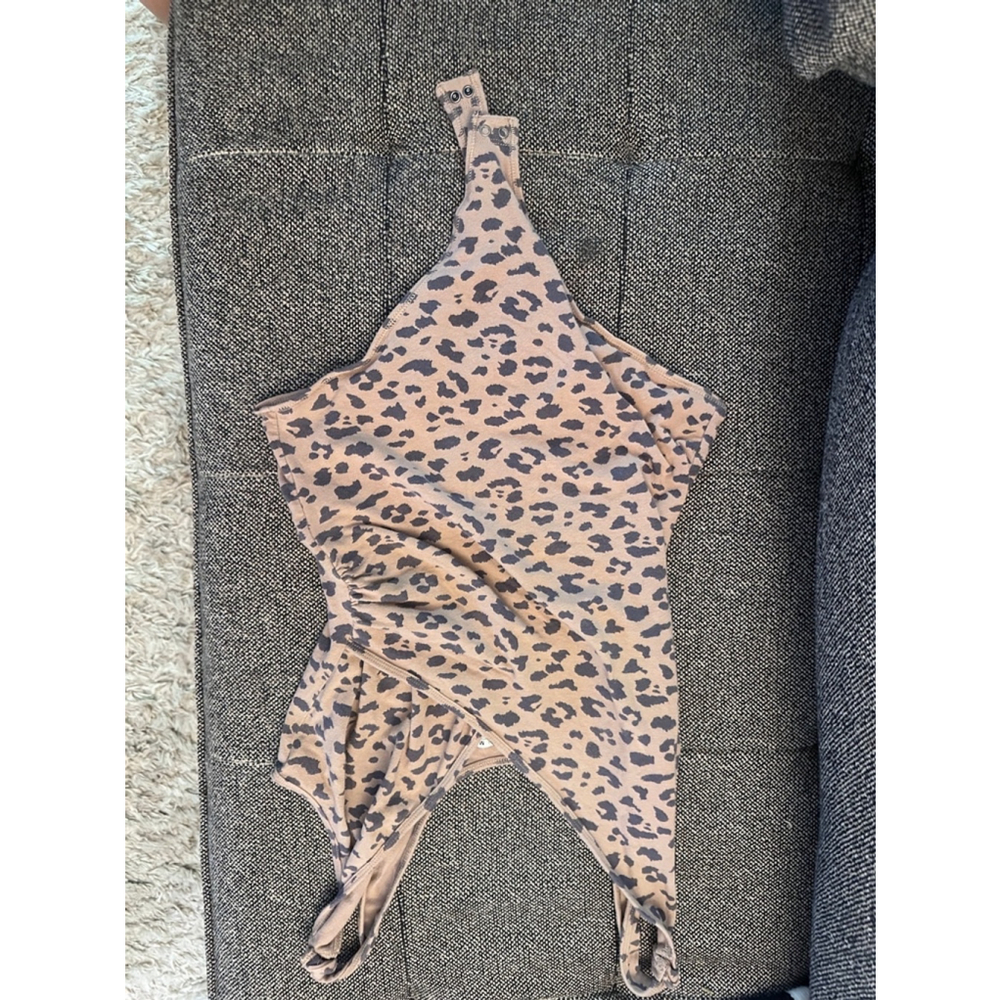 Women's Abercrombie & Fitch Leopard Print Bodysuit Size M Brown